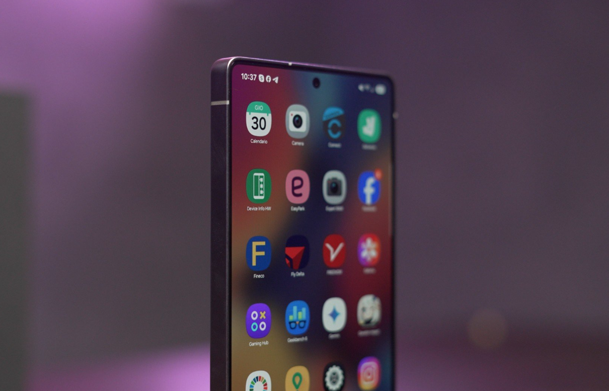 Samsung Galaxy S26 Ultra: Yapay Zekâ Destekli Gizlilikten 200MP Kameraya Kadar Öne Çıkan İddialar