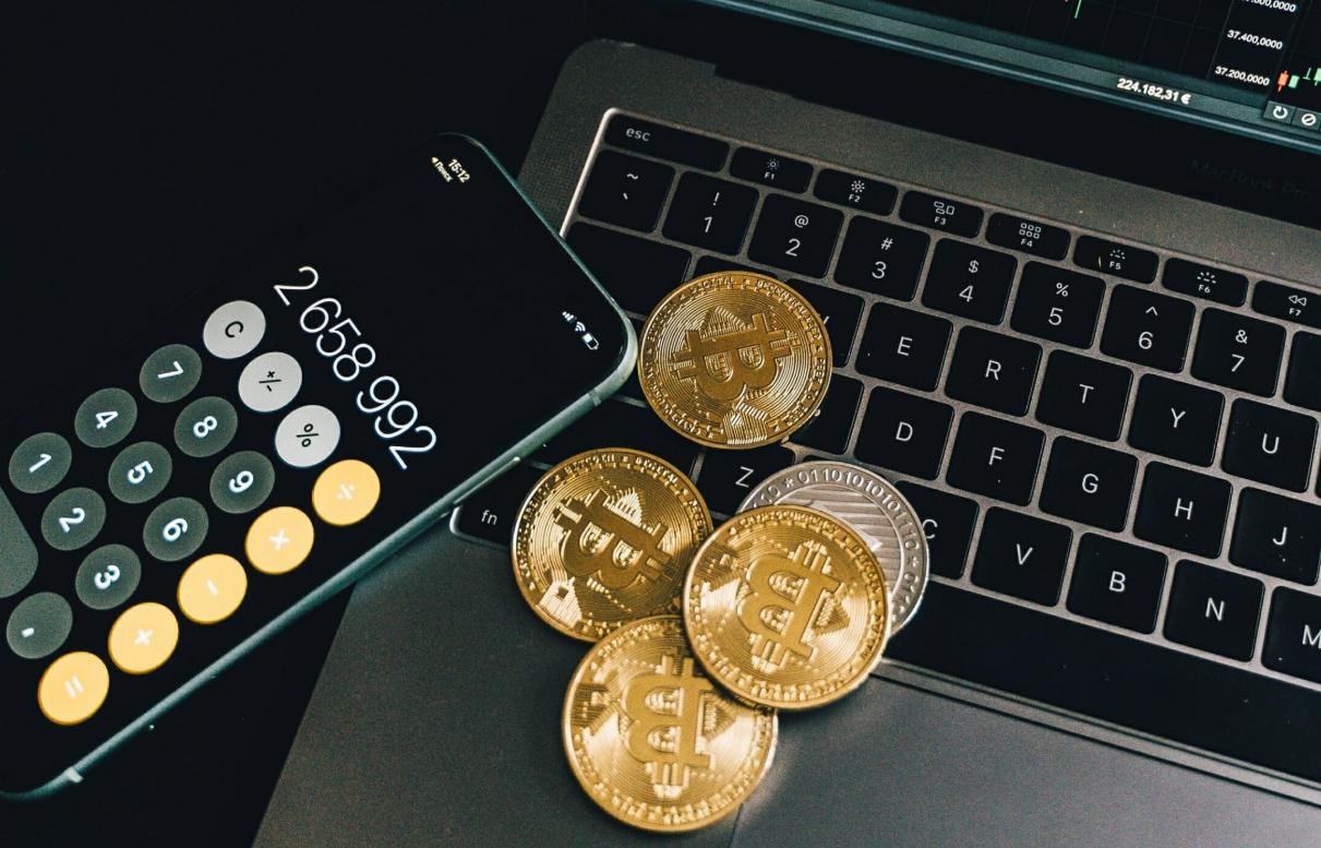 Kripto Piyasalarda Dalgalanma Sürüyor: Bitcoin ve Ethereum Haftayı Kırmızıda Kapatıyor