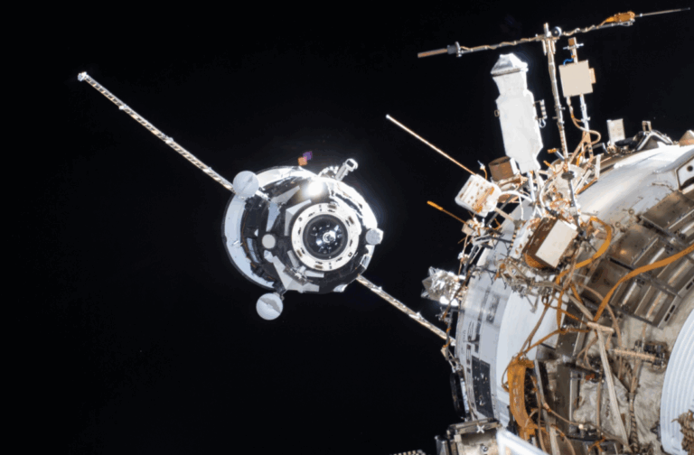 Uzayda Lojistik Başarısı: 3 Tonluk Kargo ISS’e Kenetlendi