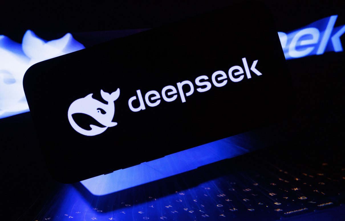 Takviyeli Öğrenmeyle Zeka Sıçraması: DeepSeek Rekor Kırdı