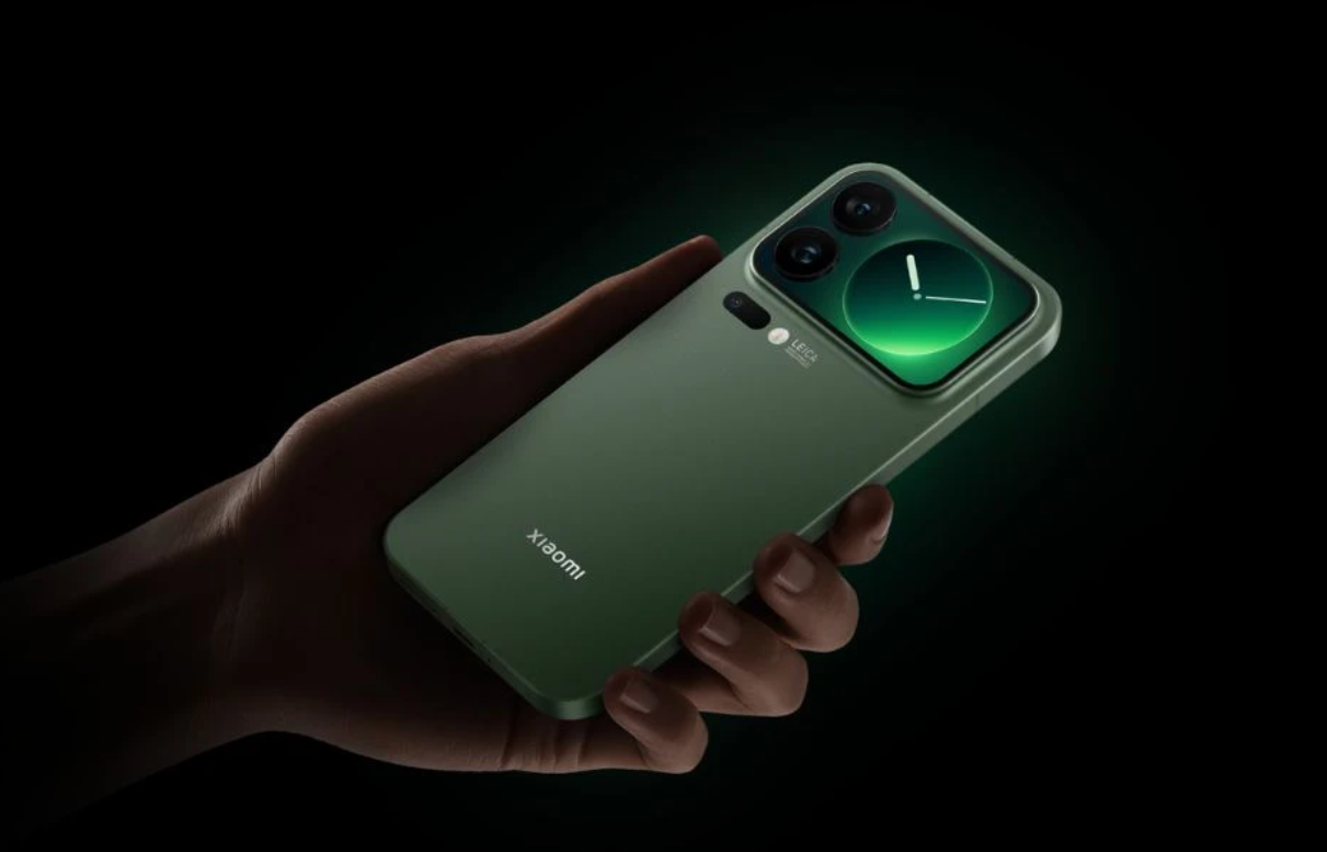 Xiaomi 17 Pro Max Sahneye Çıktı: Arka Ekranıyla Teknolojiye Yeni Bir Soluk!