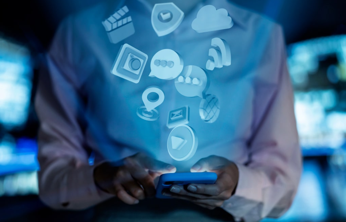 Günlük Hayatta Fark Etmeden Yaptığınız Tehlikeli Dijital Alışkanlıklar