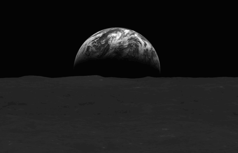 Ay’ın Yüzeyi Dünya’nın Atmosferini Saklıyor Olabilir