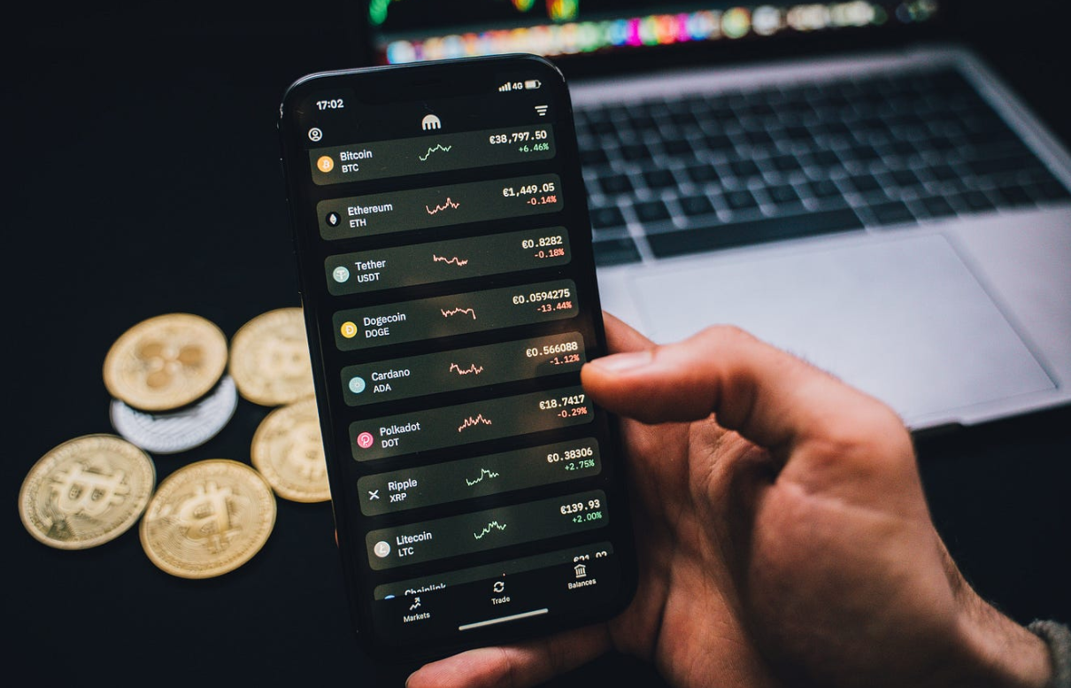 Kripto Piyasalarında Dalgalı Seyir: Bitcoin Yükselirken Altcoinlerde Baskı Devam Ediyor