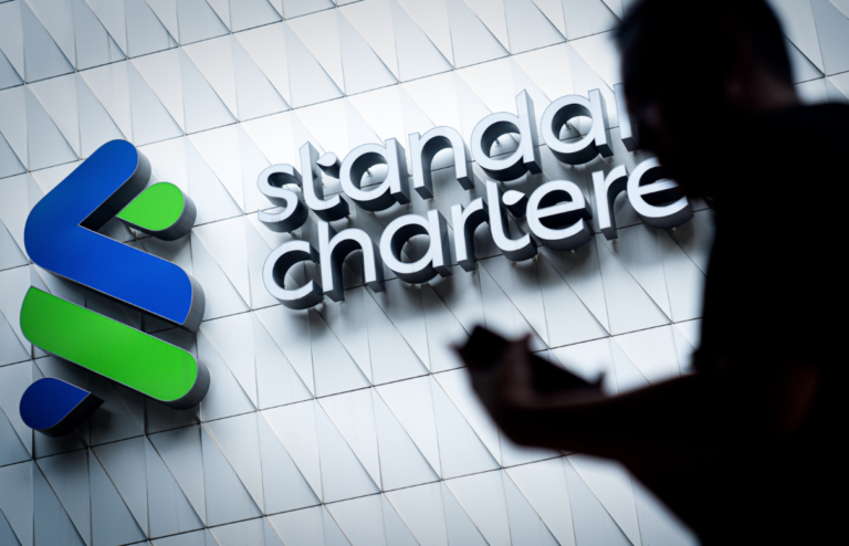 Standard Chartered Analistleri BTC ve ETH’de Düşüşün Derinleşebileceğini Söylüyor