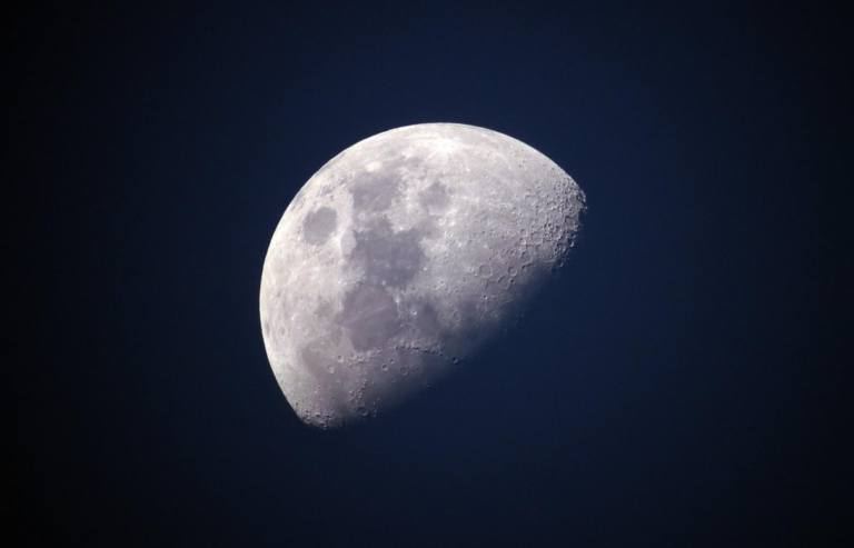 Elon Musk Uzay Stratejisini Güncelledi: Mars Planı Rötar Aldı, Hedef Ay’da Kendi Kendine Büyüyen Şehir