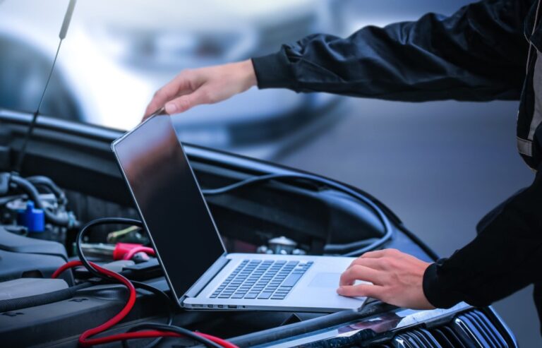 Otomobillerde Yazılım Güncellemesi Çağı: Servise Gitmeden Tamir