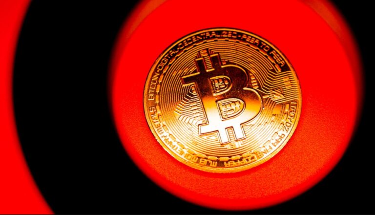 Analistler Uyarıyor: Bitcoin 55 Bin Dolara Kadar Gerileyebilir